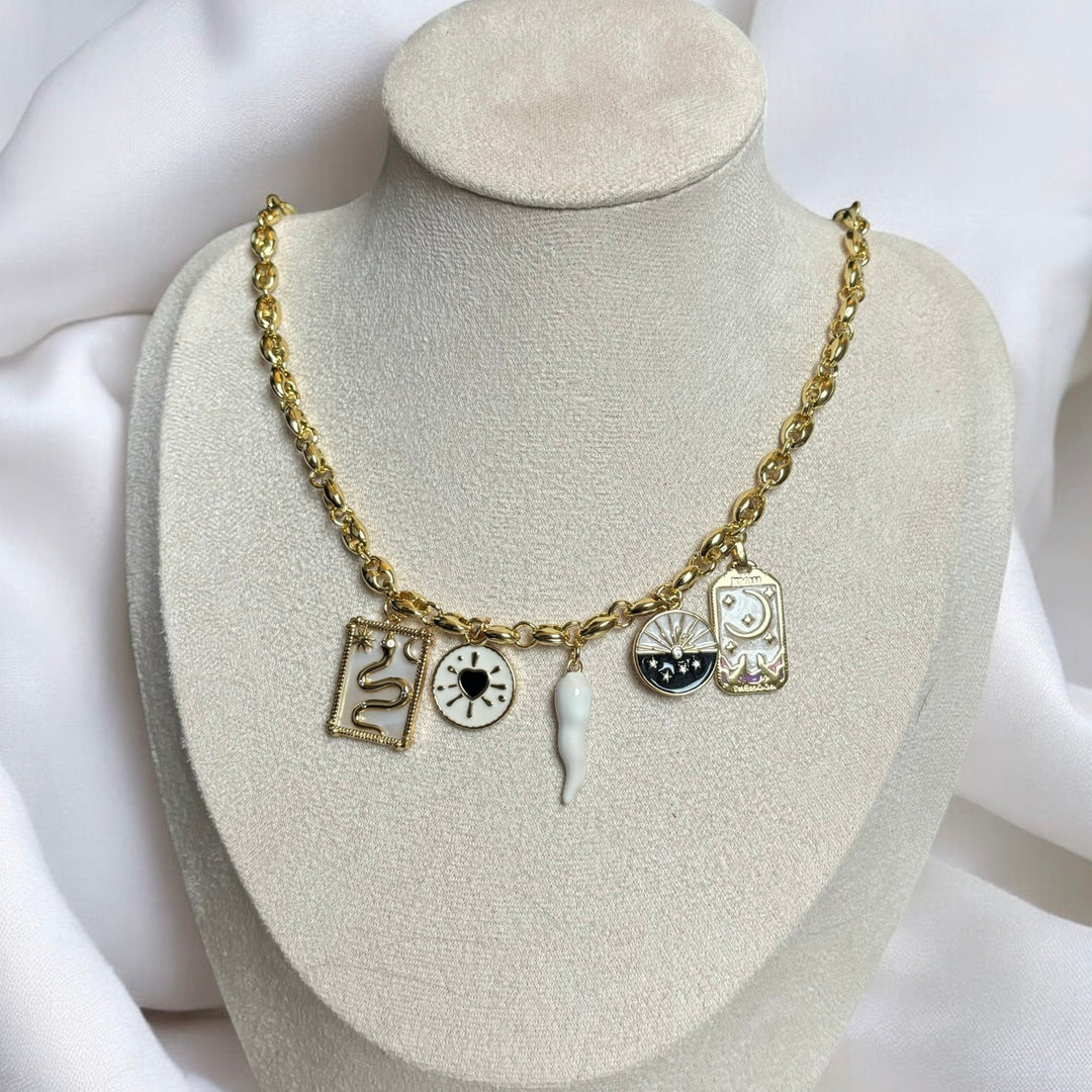 Collier Blanc (Fait à la Main & Édition Limitée)
